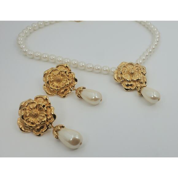 Vintage Avon Summerset Collection Faux Pearl Floral Necklace & Earrings Set 1994 - Picture 11 of 13